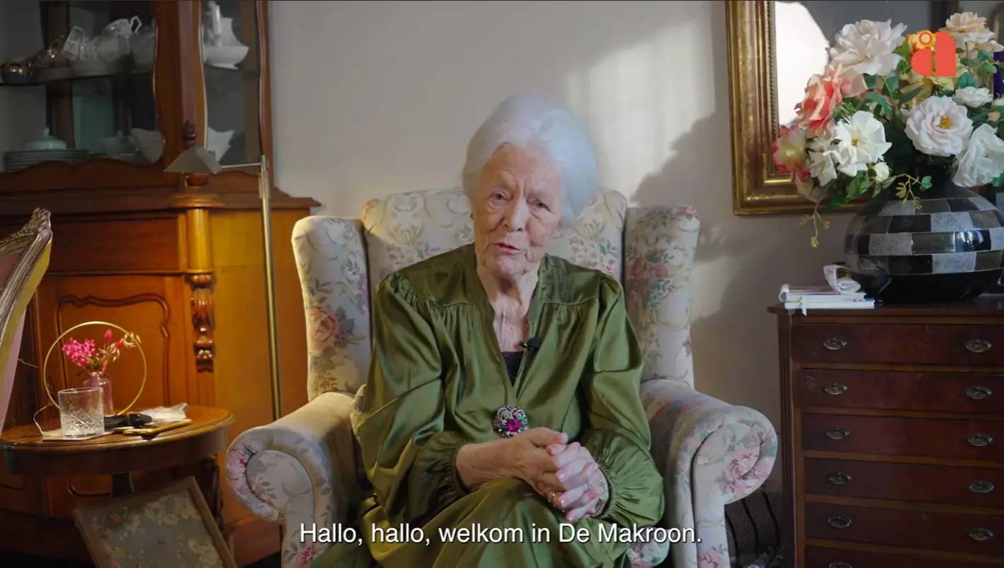 Mevrouw Quakernaat vertelt hoe leuk het is om te werken in Amstelring-locatie de Makroon