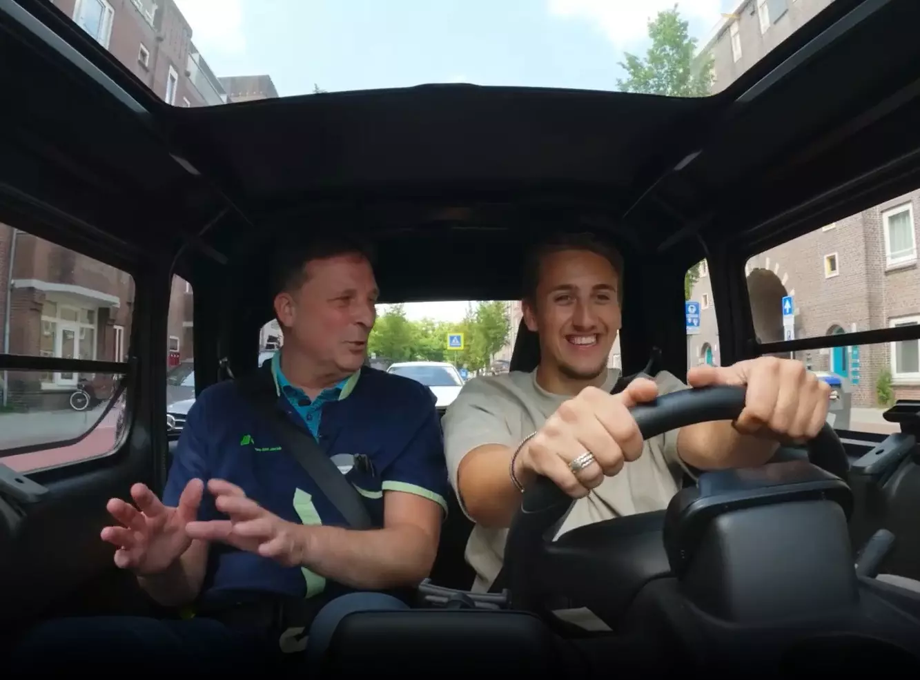 Thijmen on Tour Frans Nestor werken als persoonlijk ondersteuner zij-instromer ouderenzorg amstelring