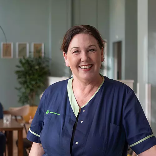 Miriam Beentjes, zij-instromer en persoonlijk ondersteuner bij De Nieuwe Sint Jacob in Amsterdam Miriam Beentjes, zij-instromer en persoonlijk ondersteuner bij De Nieuwe Sint Jacob in Amsterdam