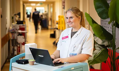 Melanie Otten, verpleegkundige en zorgcoördinator bij de Amstelring transferafdeling