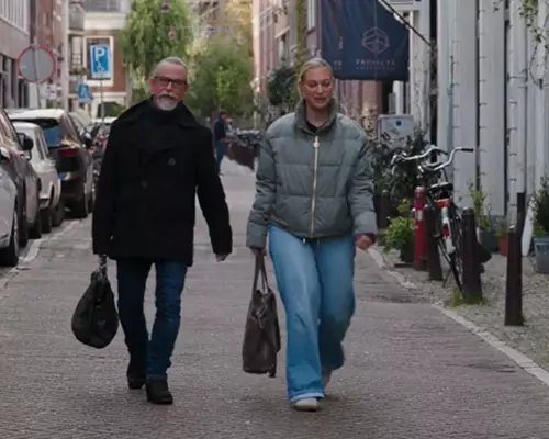 GZ- psycholoog Nina Bot en specialist ouderengeneeskunde Ed van den Brekel laten zien hoe zij bij Amstelring multidisciplinair samenwerken in de eerste lijn.